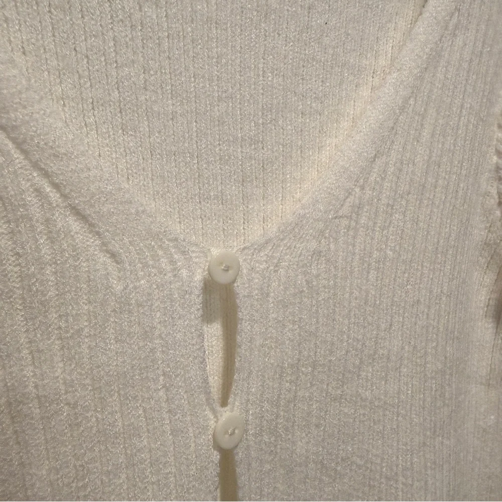 Women’s Cream Ribbed Button-Front V-Neck Top